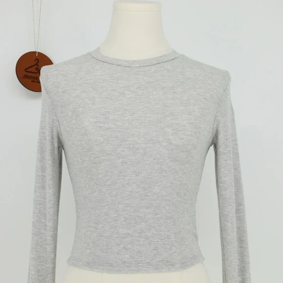 Joah Brown Womens Heather Grey Ribbed Long Sleeve Crew Neck Crop Top Size XS/S - Picture 4 of 8